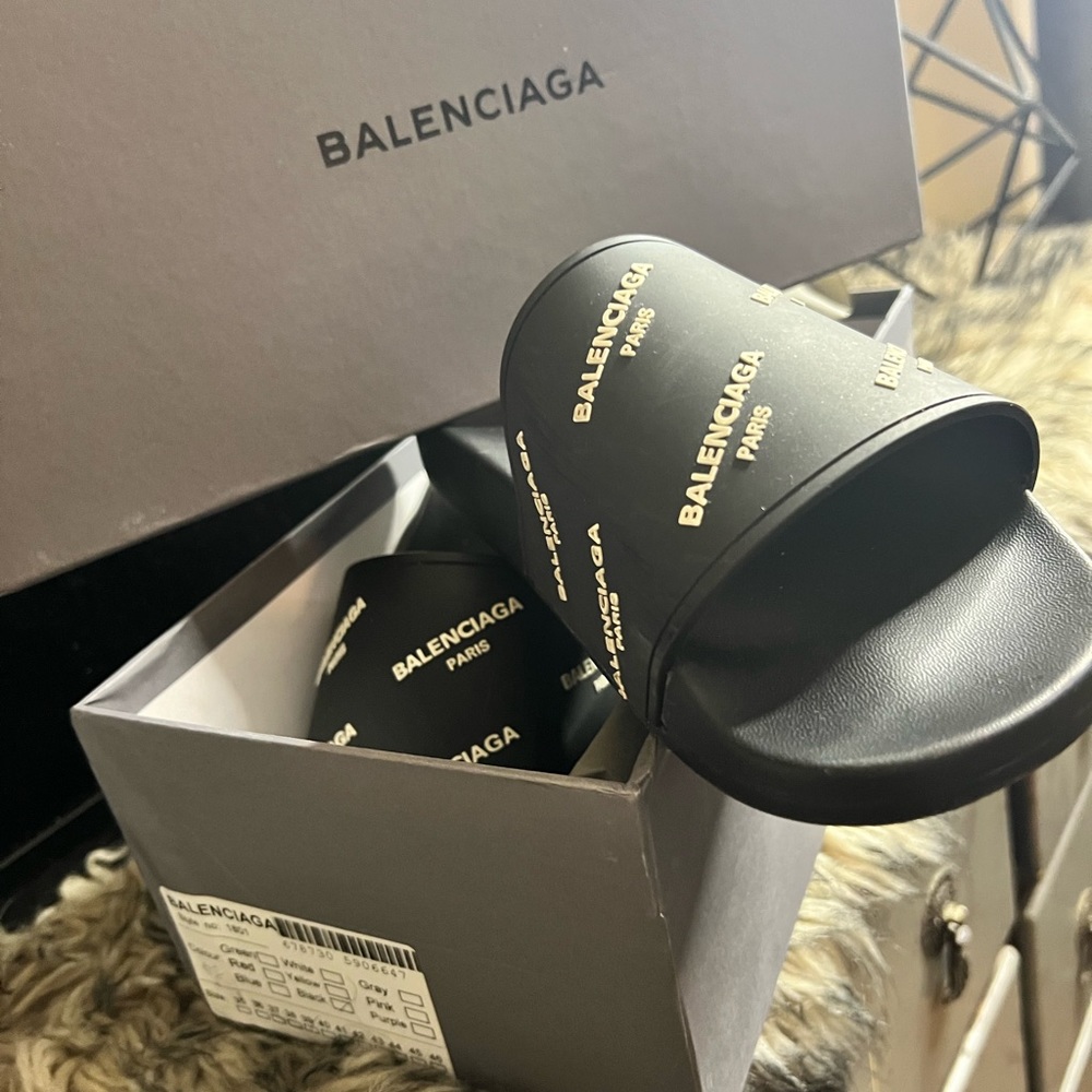 Black manogram Balenciaga slides size 39